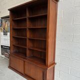Large presentation unit in exotic wood
