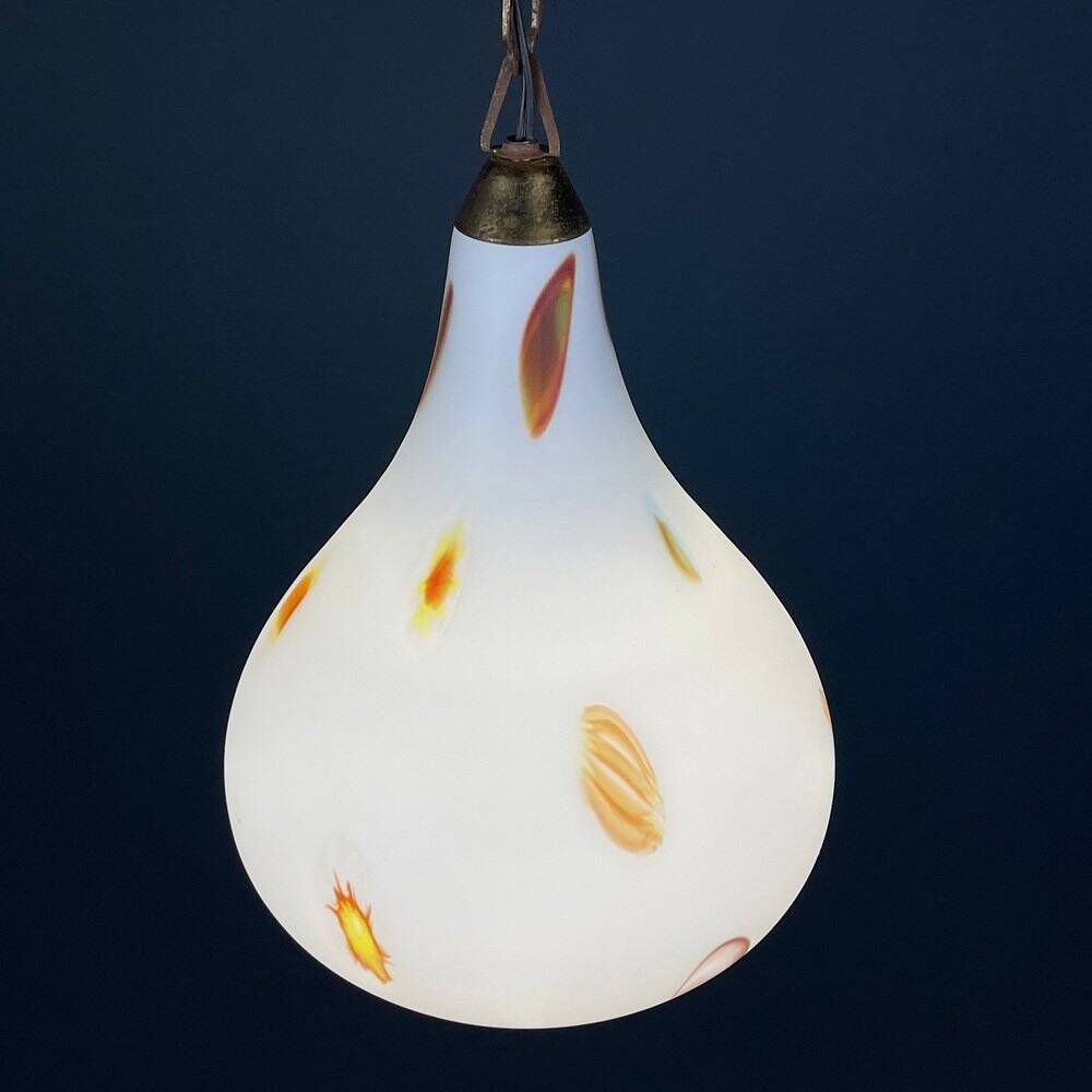 Murano opaline glass pendant lamp from the mid-century by Stilnovo, 1950s.