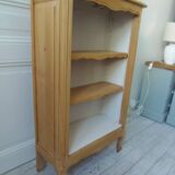 Petite bibliothèque de belle facture en bois brut finition cirée