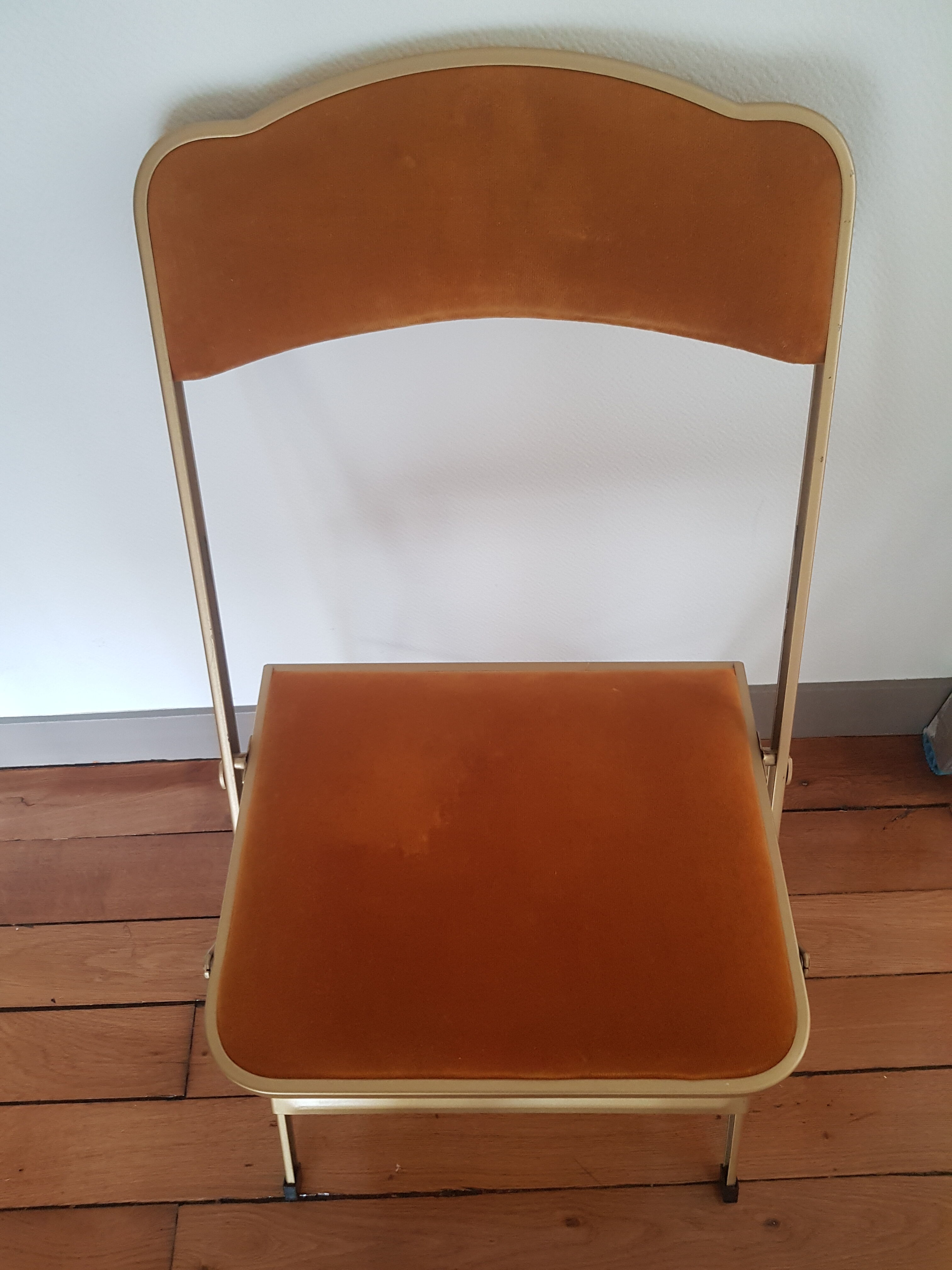 Velvet folding chair