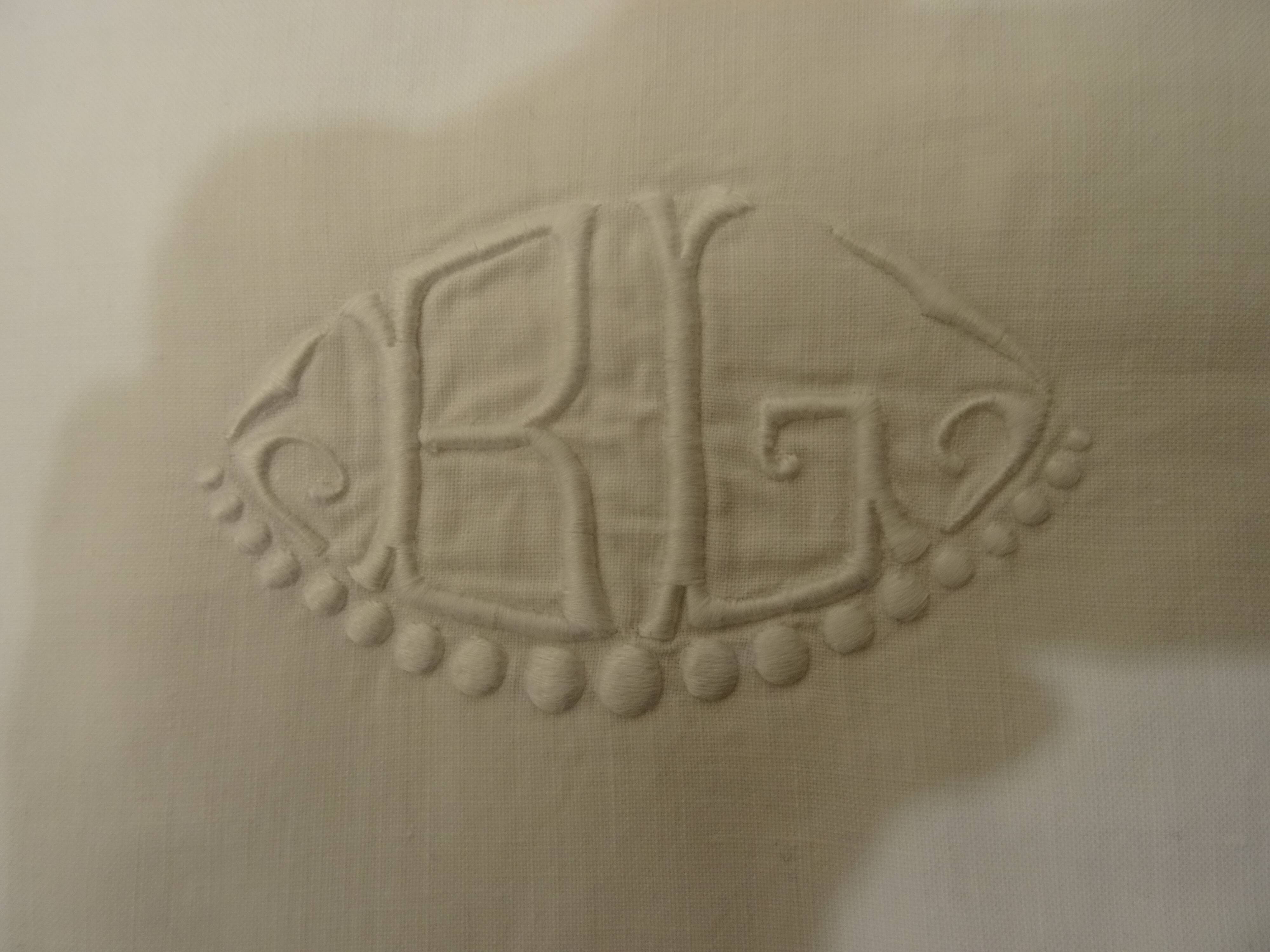 Pretty pillowcase embroidered Monogram BL + days