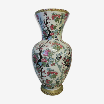 Ceramic vase floral decoration