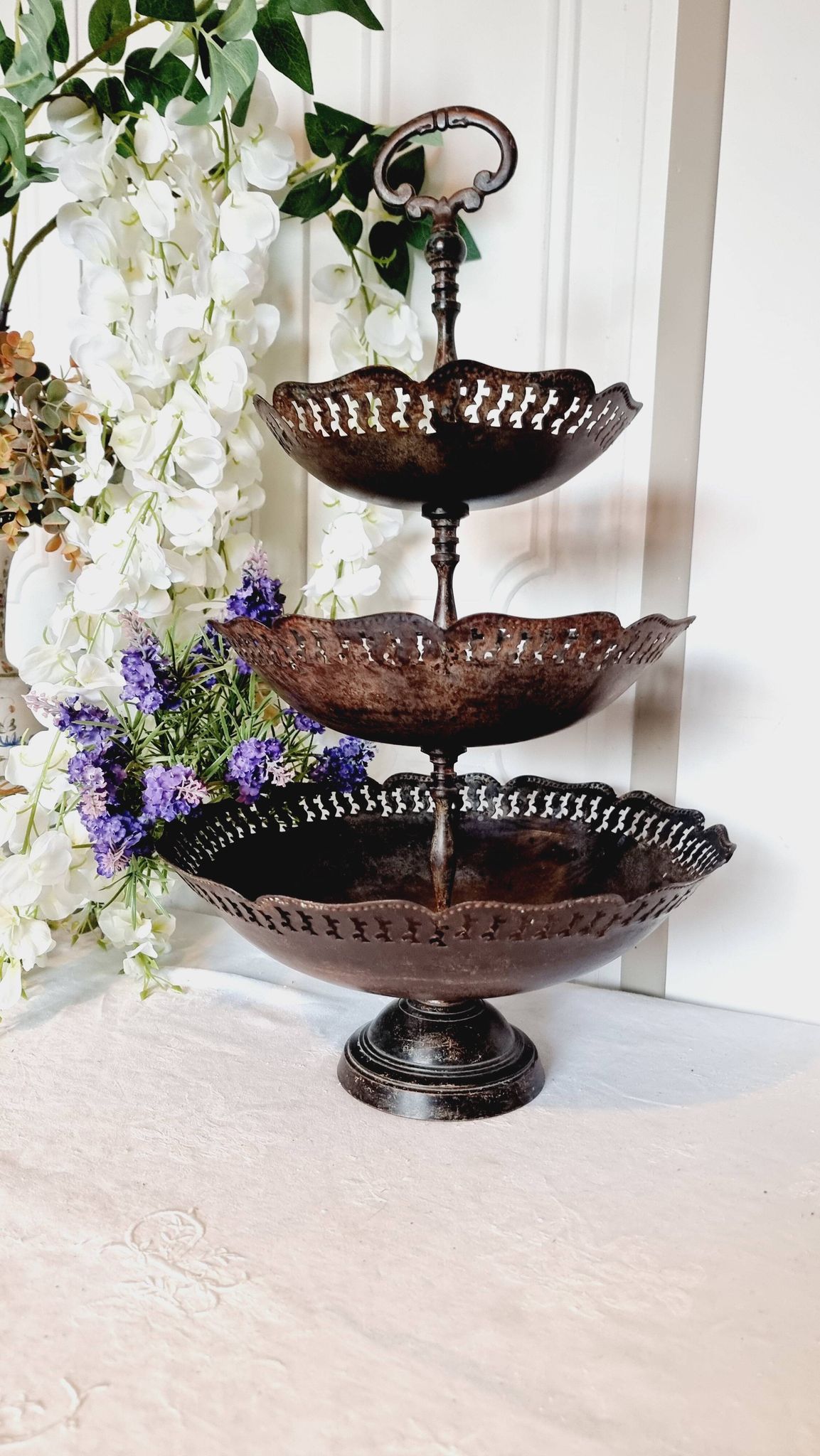 Large three-tiered fruit bowl in iron and brass, French style, rust.