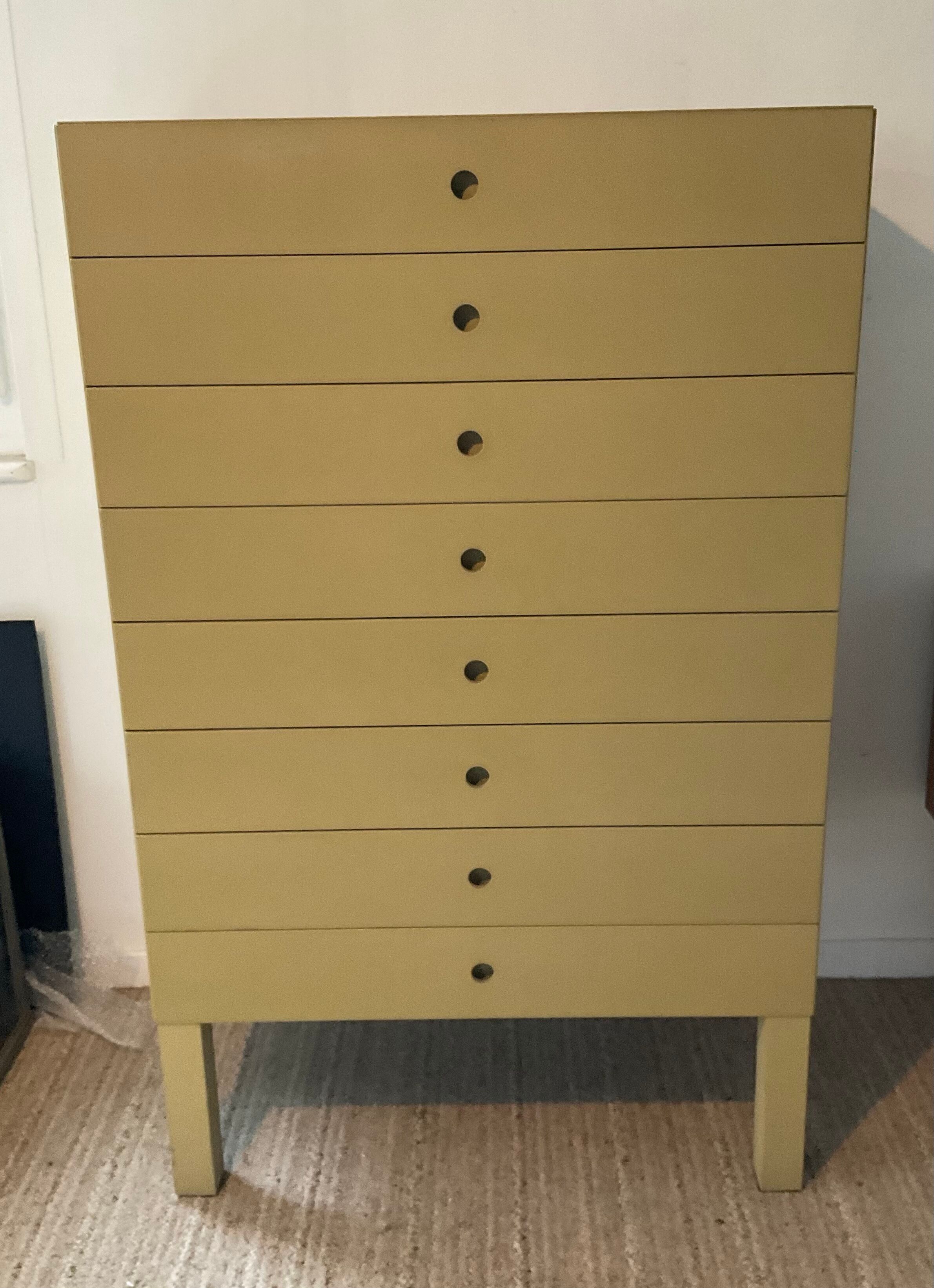Olive green 80s design ragpicker