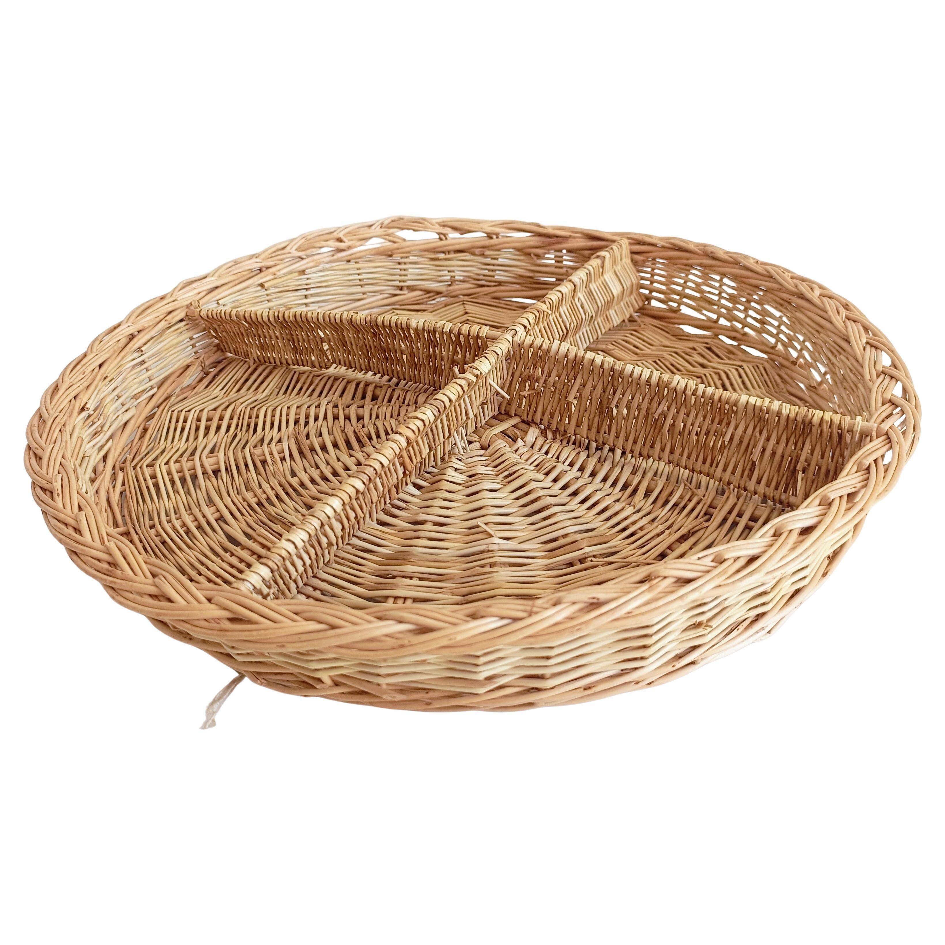Rustic French Provence Wicker Basket Centerpiece / Vide-Poche – Mid 20th Century