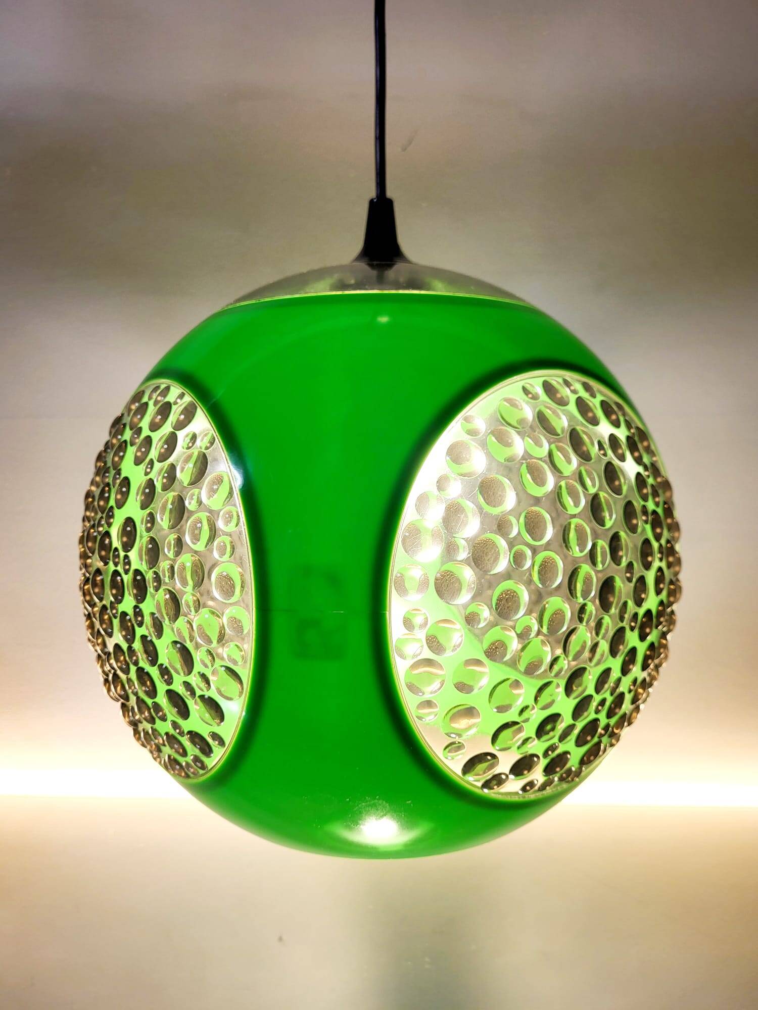Suspension Space Age verte "Bug eye" par Massive, Belgique vers 1970