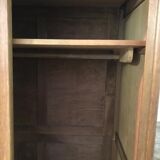 Sliding-door cabinet