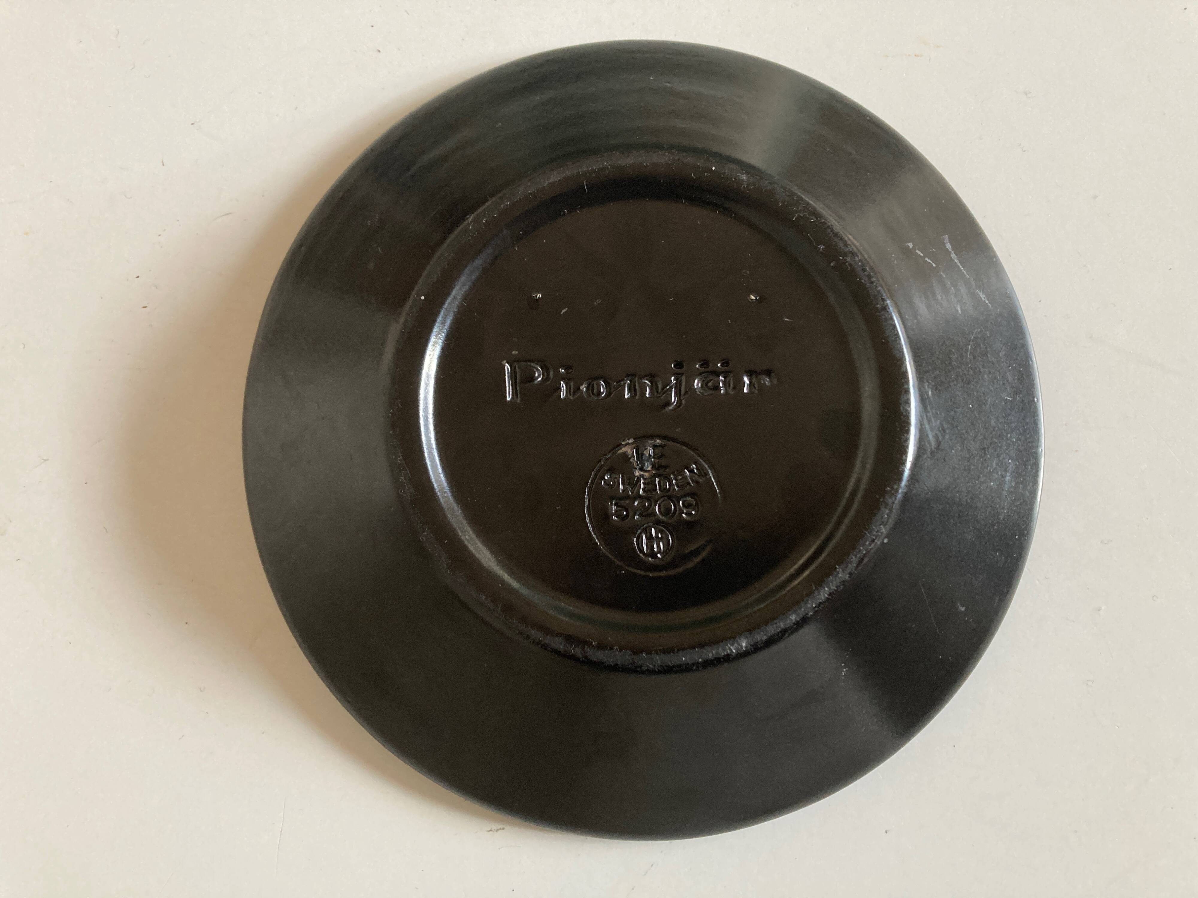 Scandinavian ceramic 1959 incised empty pocket Sweden EU Upsala Ekeby