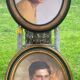Set of 2 medallion frames in molded wood and canvas
