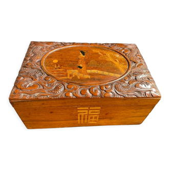 Coffret asiatique en bois précieux sculpté signé – Milieu XXème