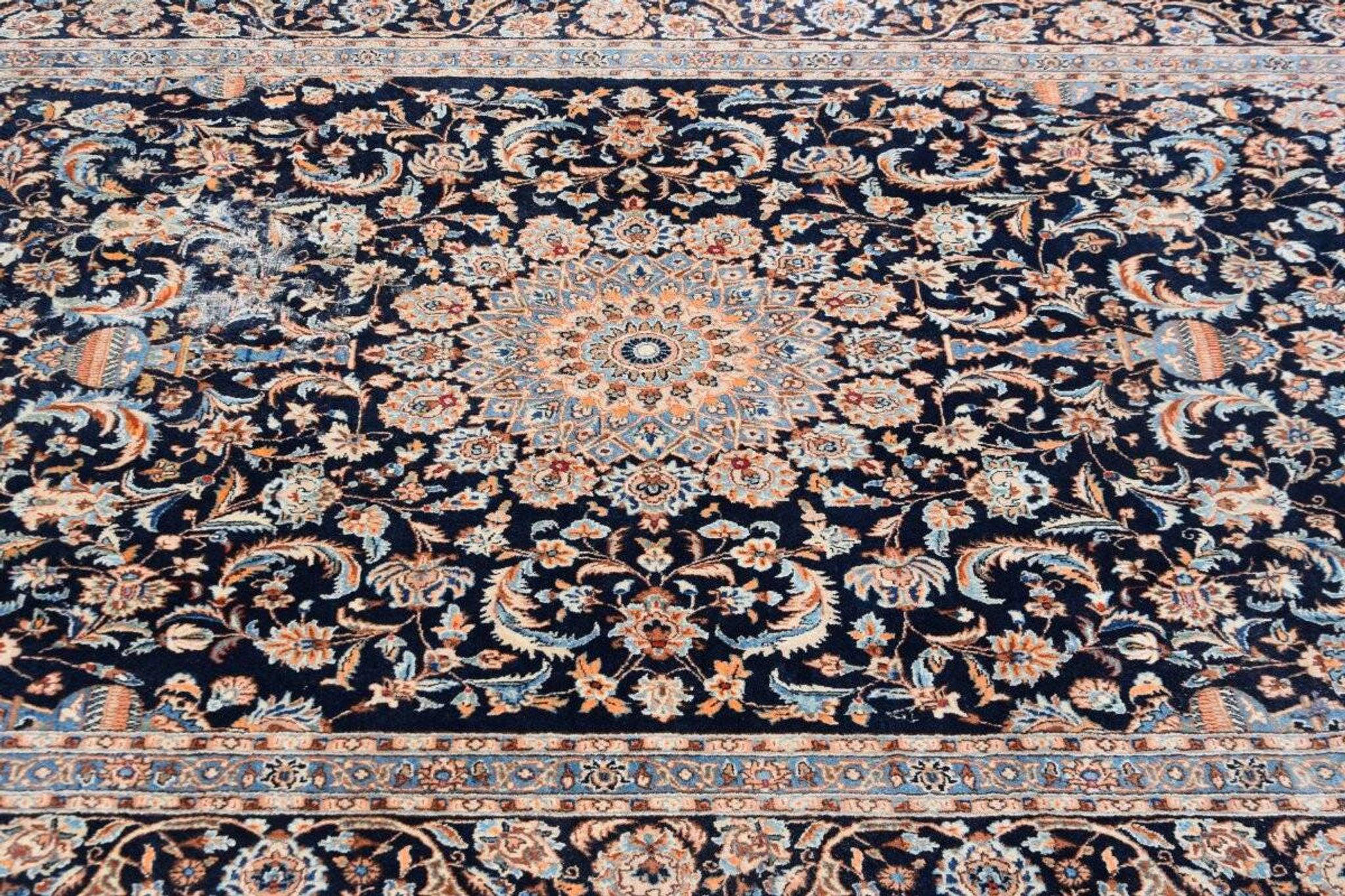 Oriental carpet kashmar iran in wool: 3.55 x 2.50 metres - circa: 1970 - "galerie sardje"