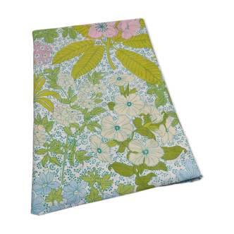 Round tablecloth decorated with flowers around 1970