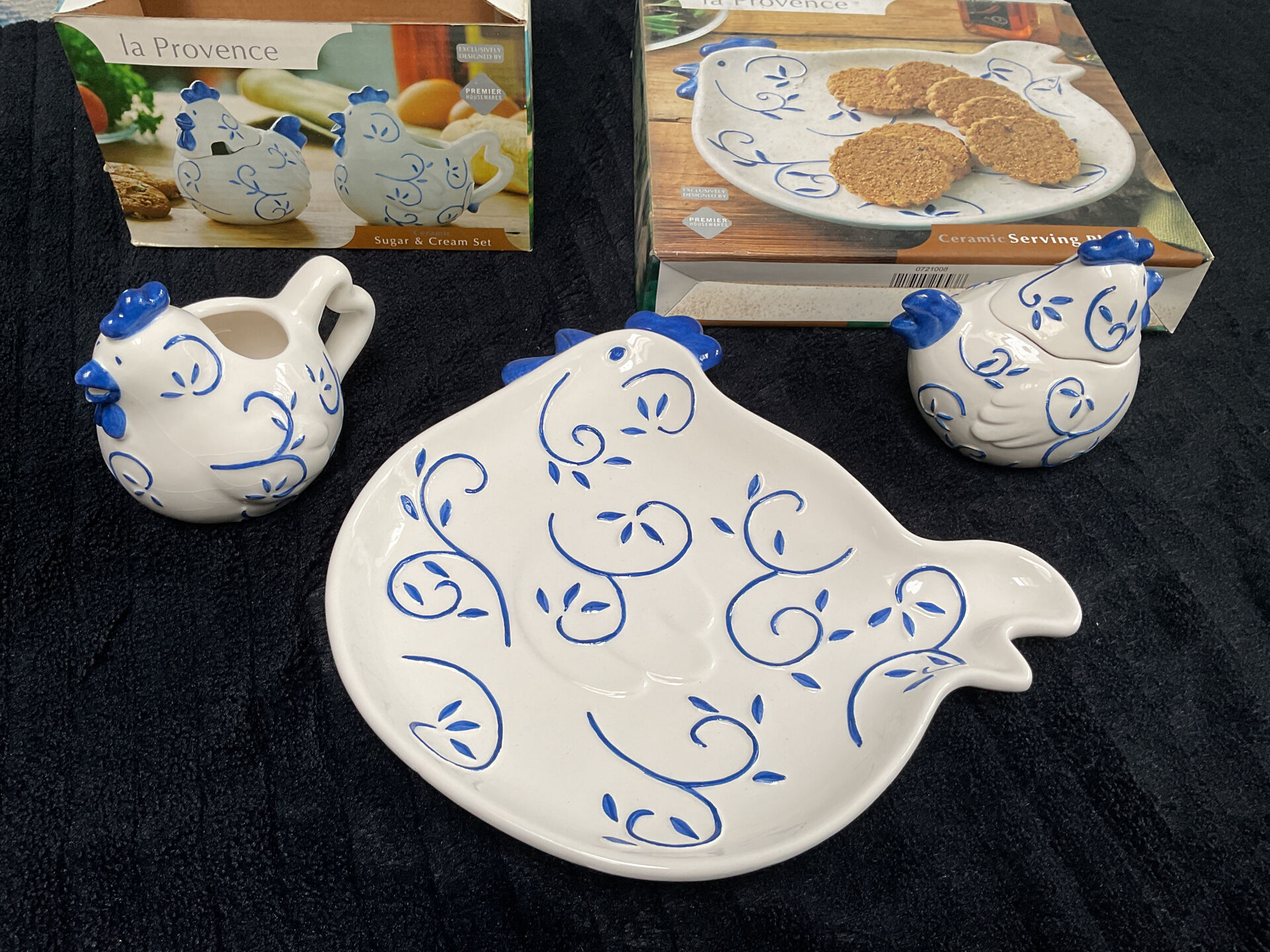 Sugar bowl and cream jug set