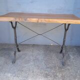 Bistro table with brutalist plane tree top for 4 people.