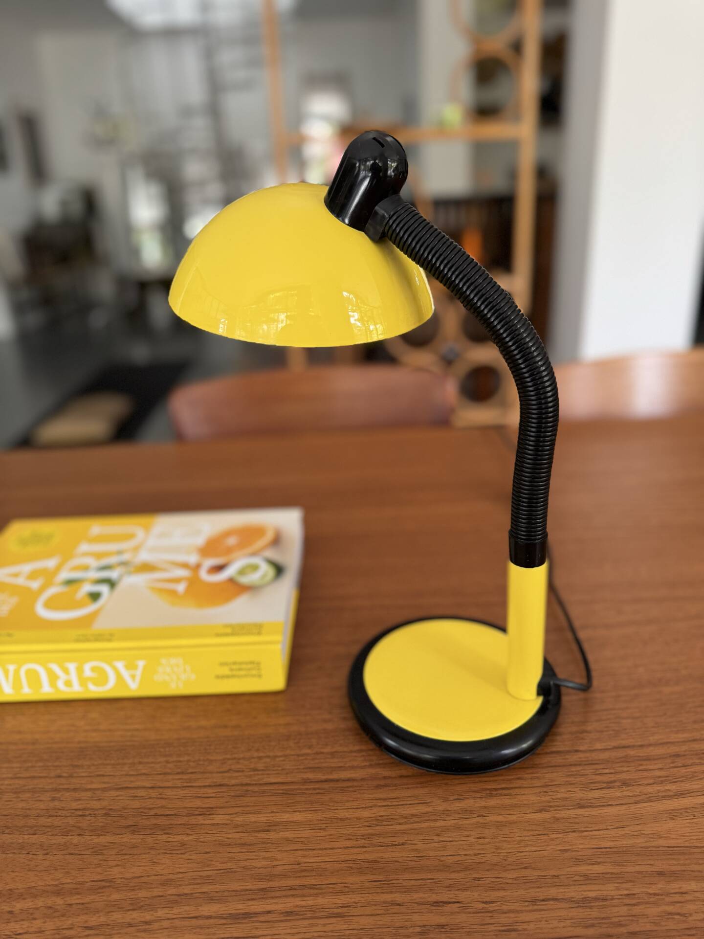 Lampe de table articulée jaune