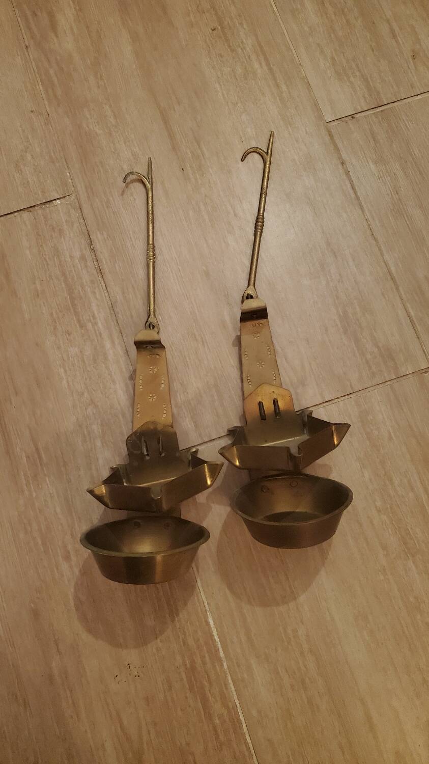 2 oil lamps chaleil, calelh, caleil