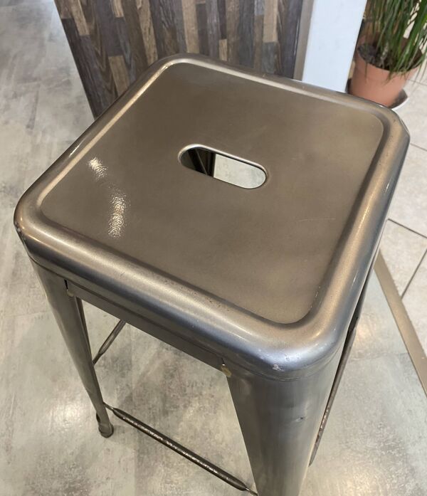 Tabouret haut de bar industriel tolix h75 empilables métal vernis
