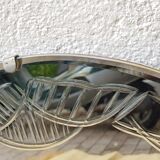 Bevelled and chiseled round mirror