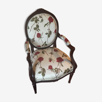 Fauteuil de style louis XV tissu aux roses