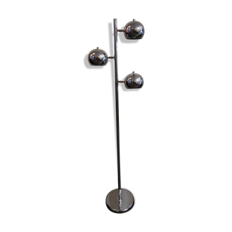 Three-ball chrome lamppost