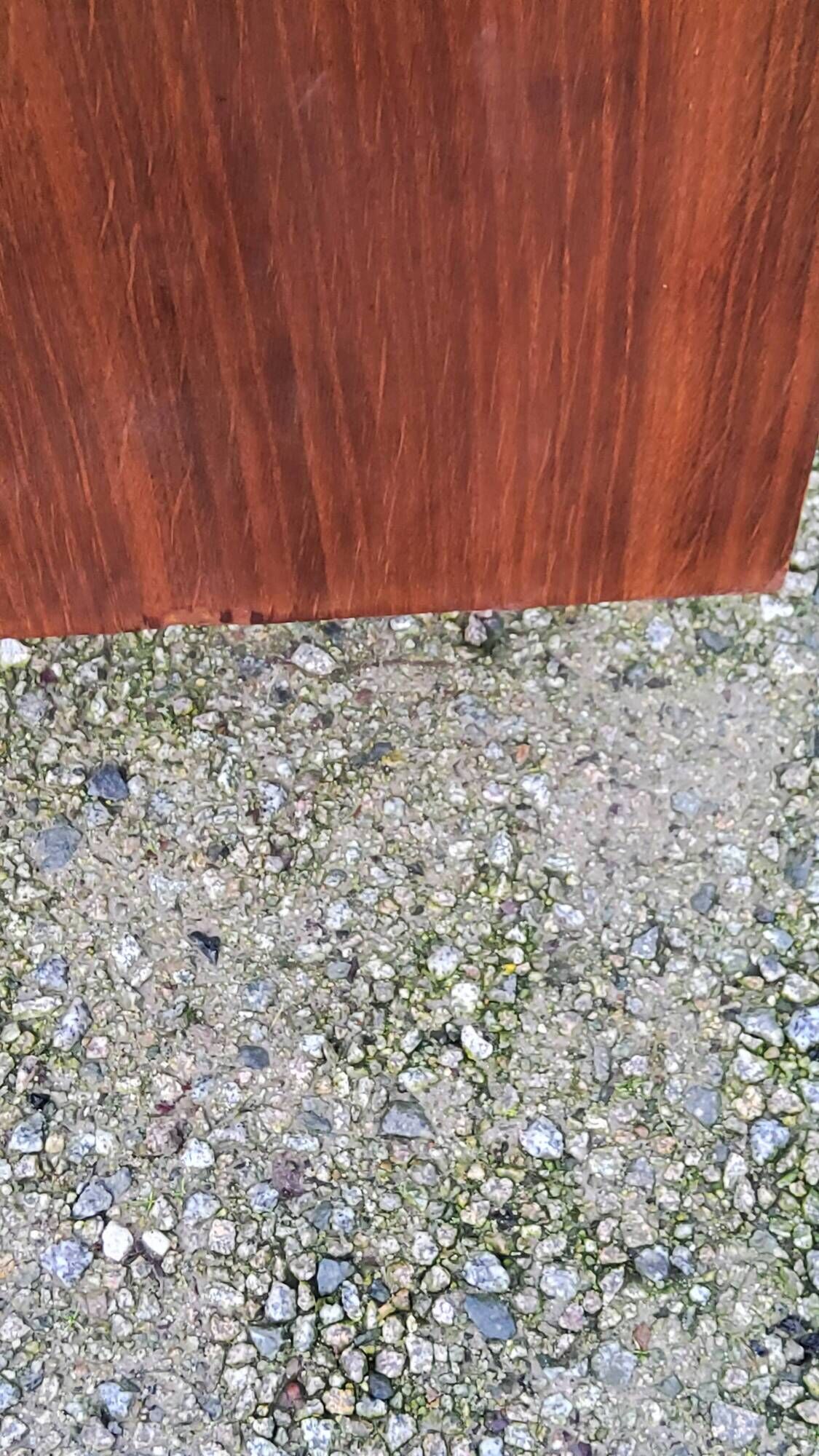 Vintage golden oak chest of drawers with 4 spindle feet from the 1950s