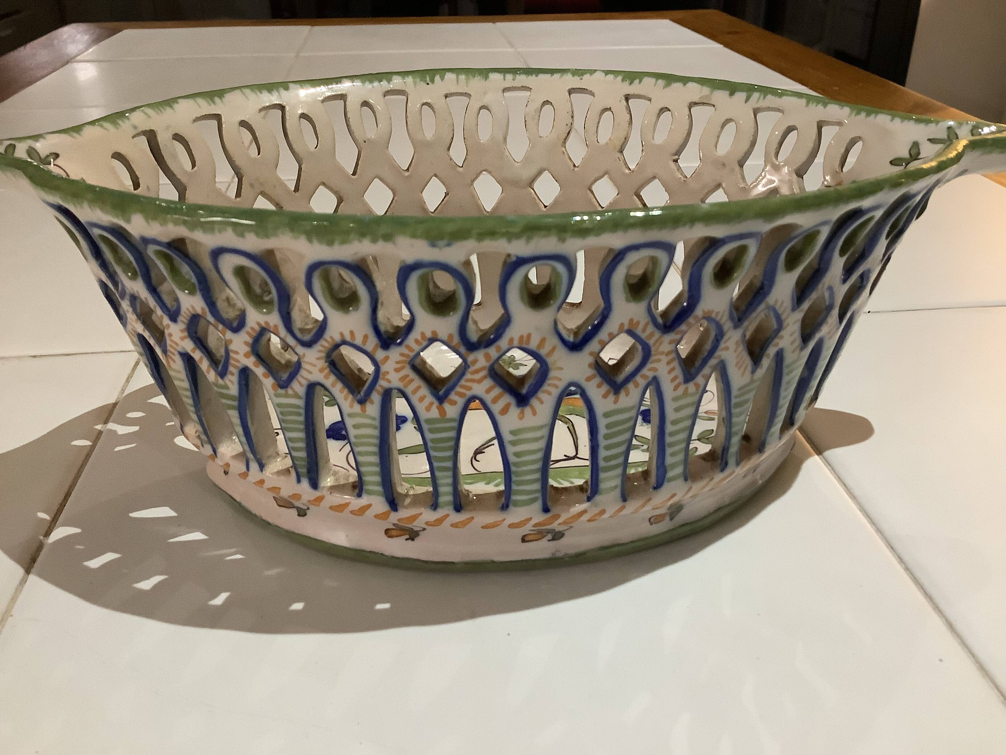Earthenware baskets