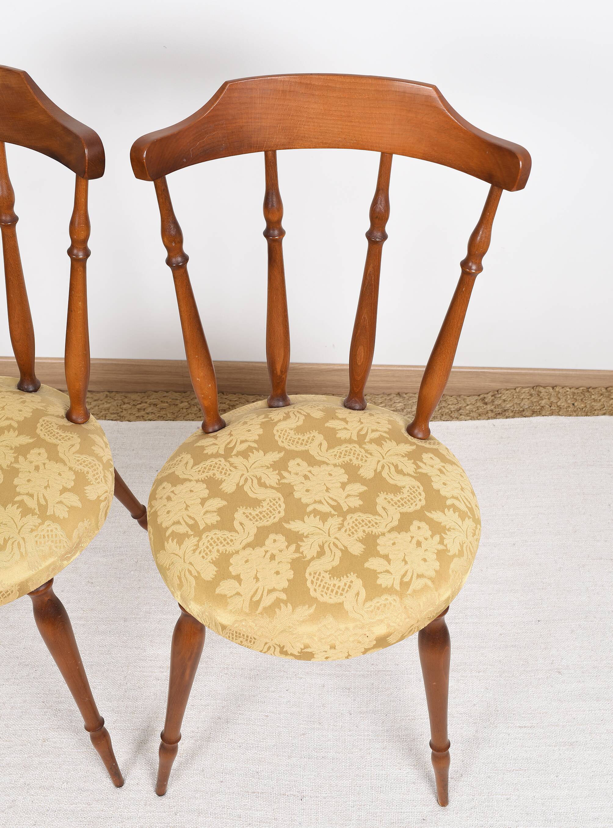 Pair of chairs in turned wood and fabric, vintage, dating from 1960.