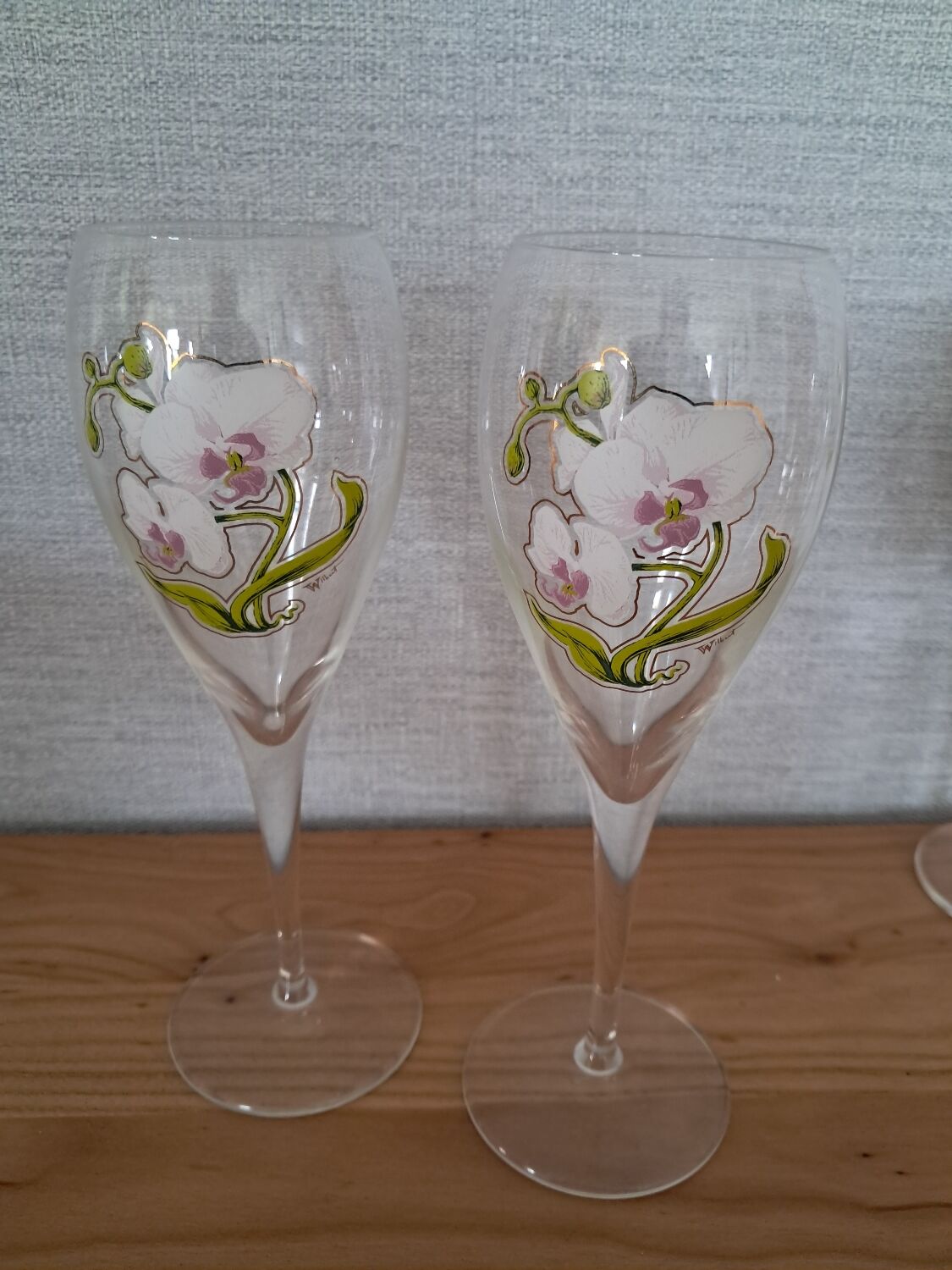 4 beautiful Belle Époque champagne flutes by Perrier Jouët