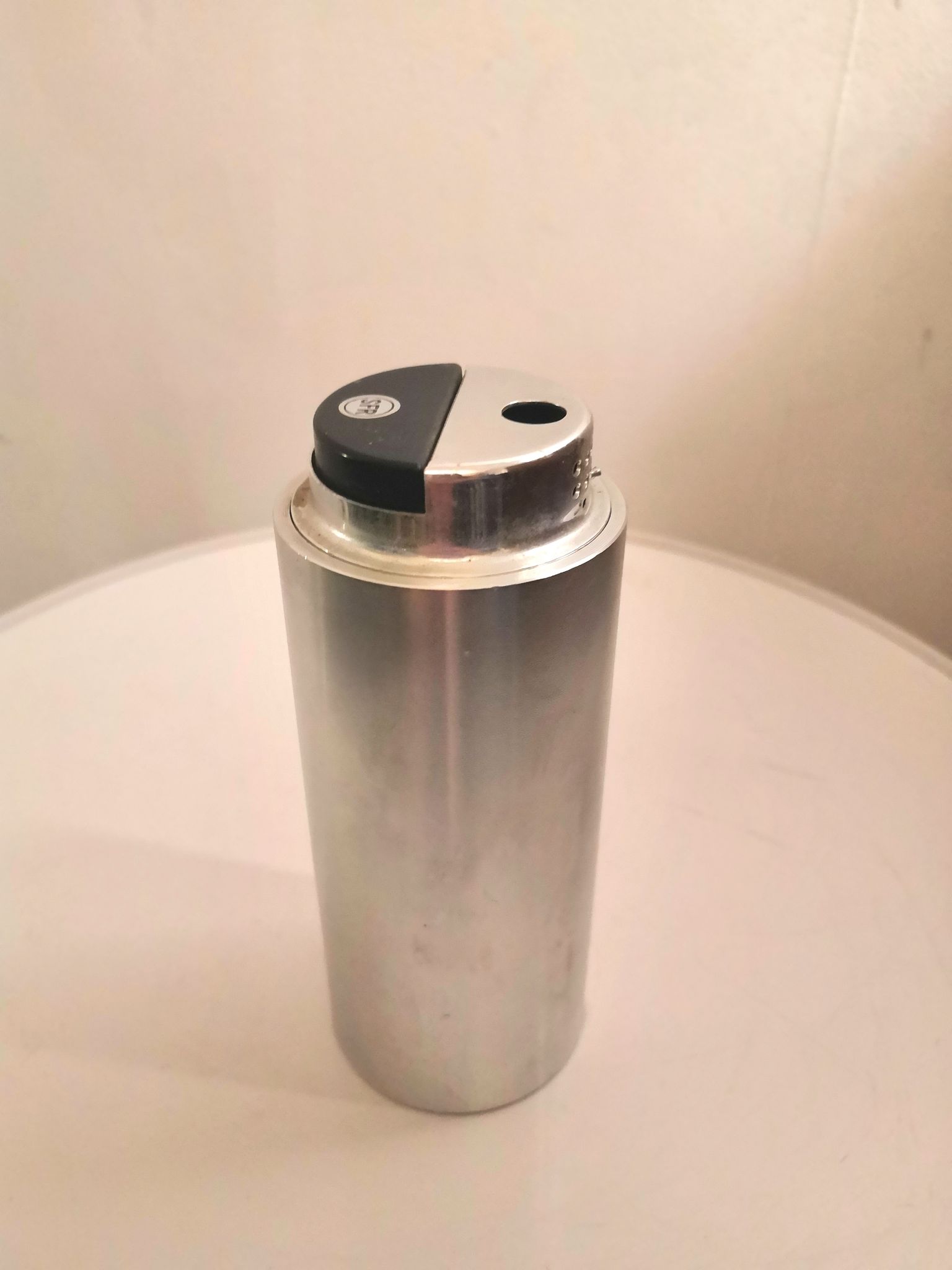 Unitron Koei Piezo table lighter design 70s