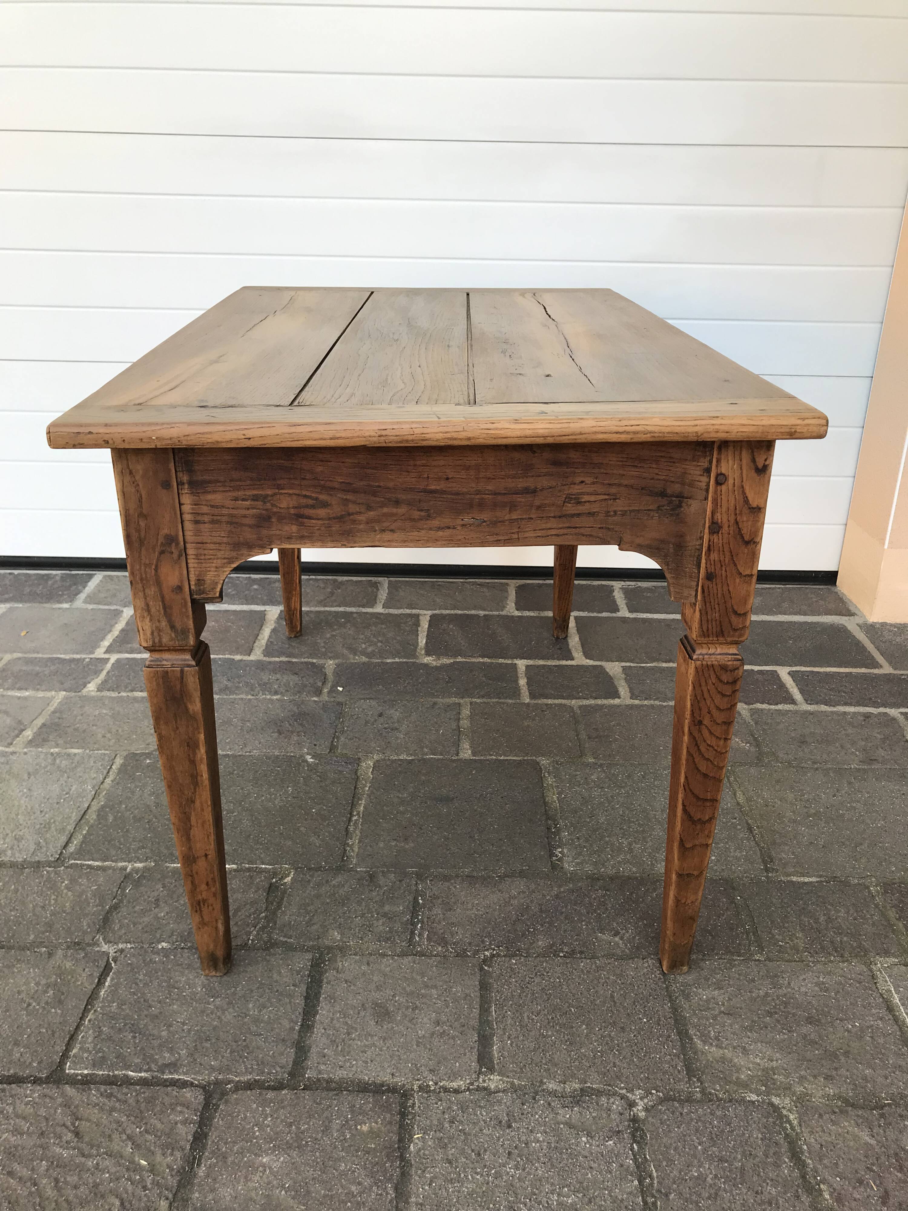 Farm table