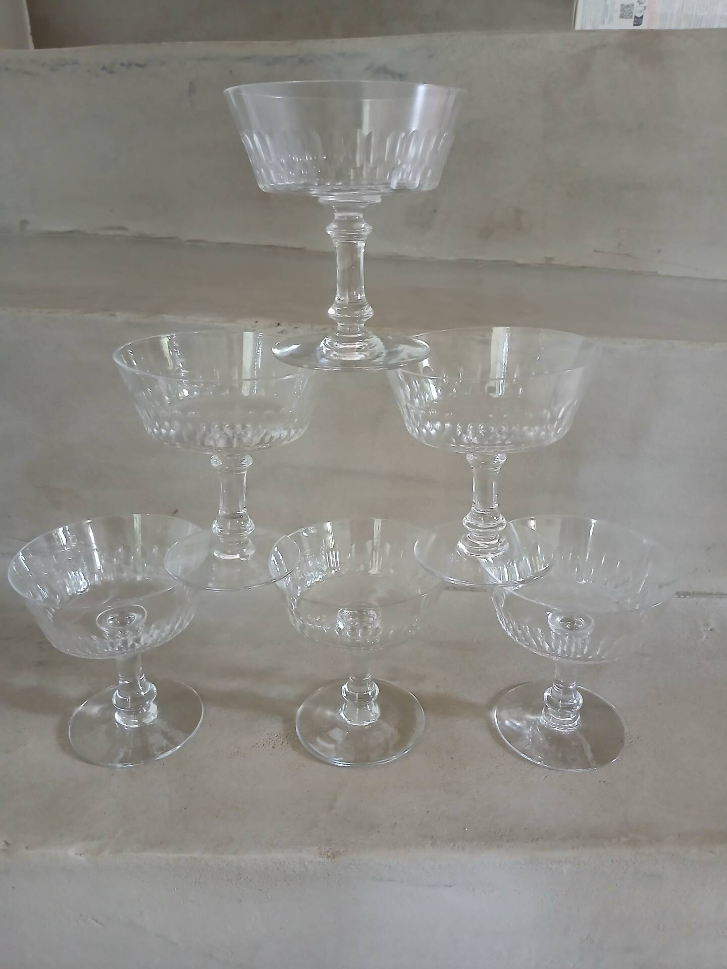 6 coupes à champagne anciennes en cristal