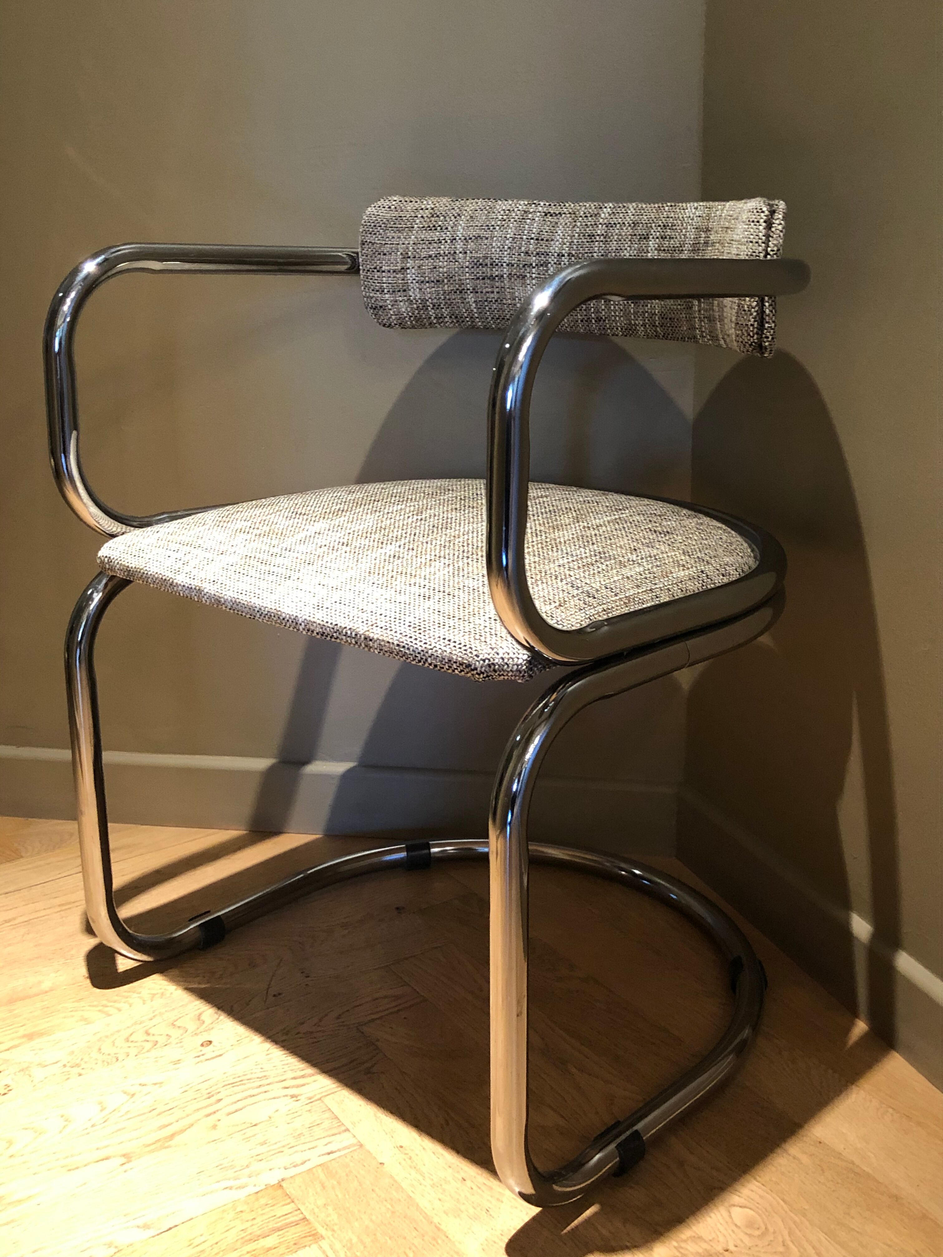 Victoria vintage chair