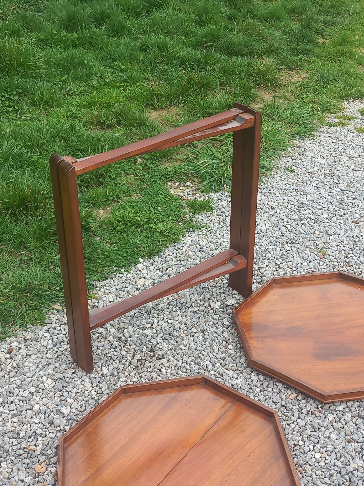 Art Deco folding side table in mahogany with double top marquetry.