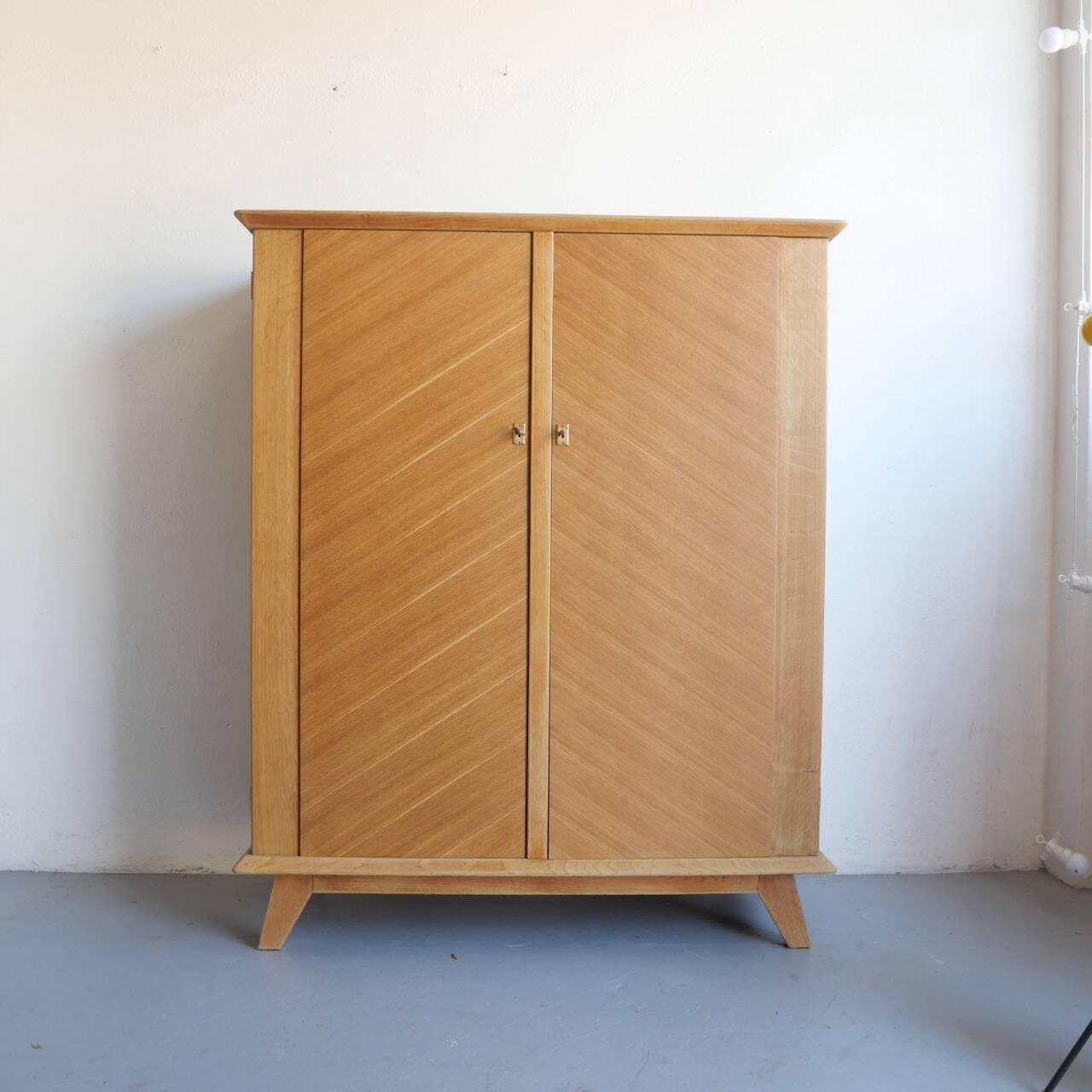 Armoire vintage rénovée 1950