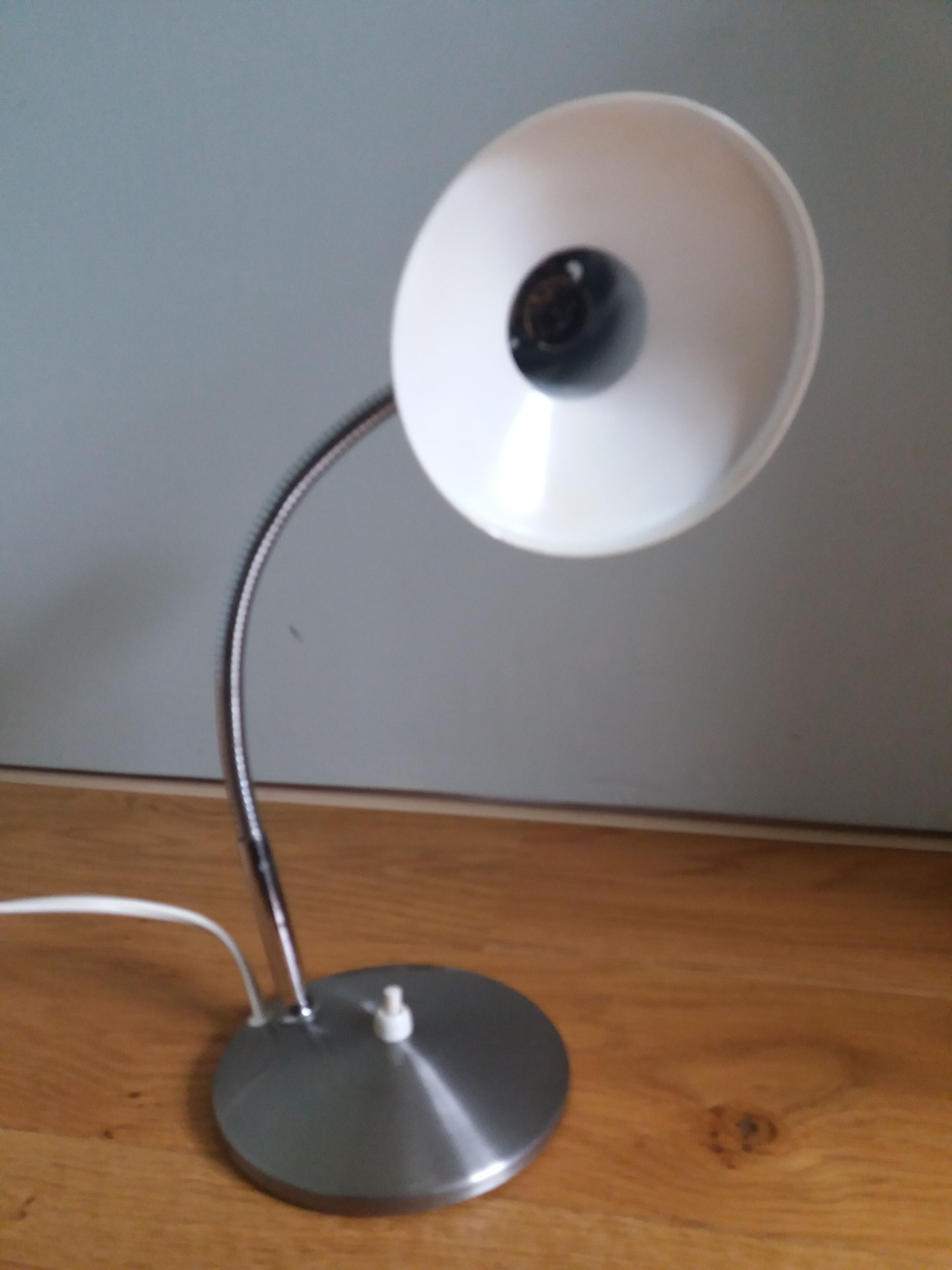 Silver flexible articulated lamp