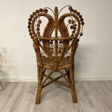 Peacock chair with armrests