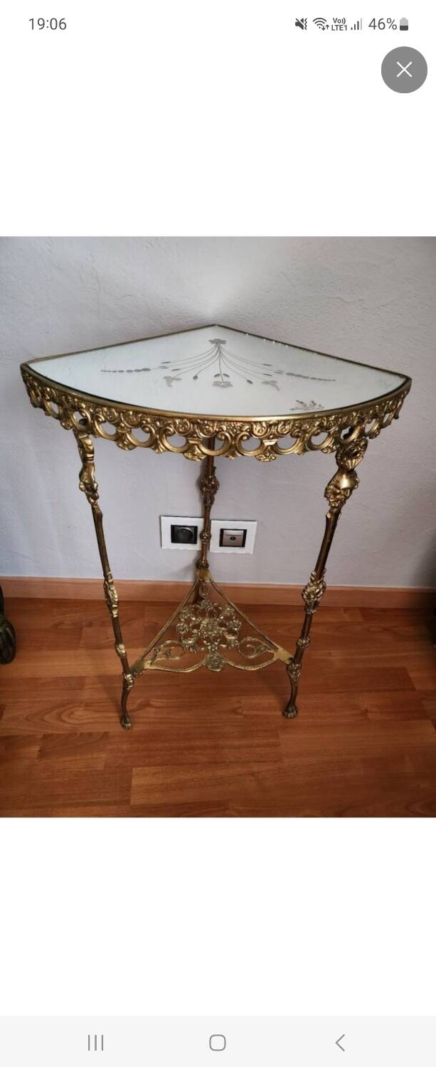 Bronze corner console