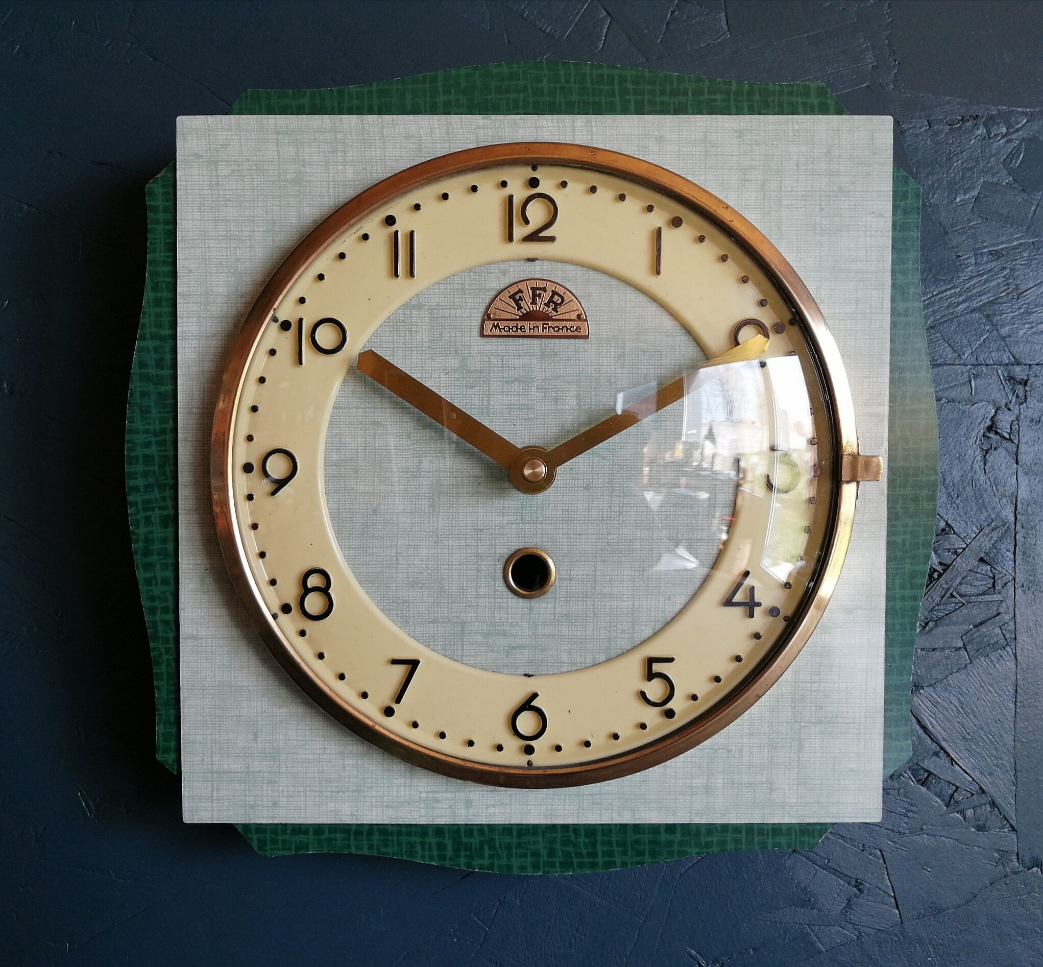 Clock formica vintage silent wall square "FFR golden green"