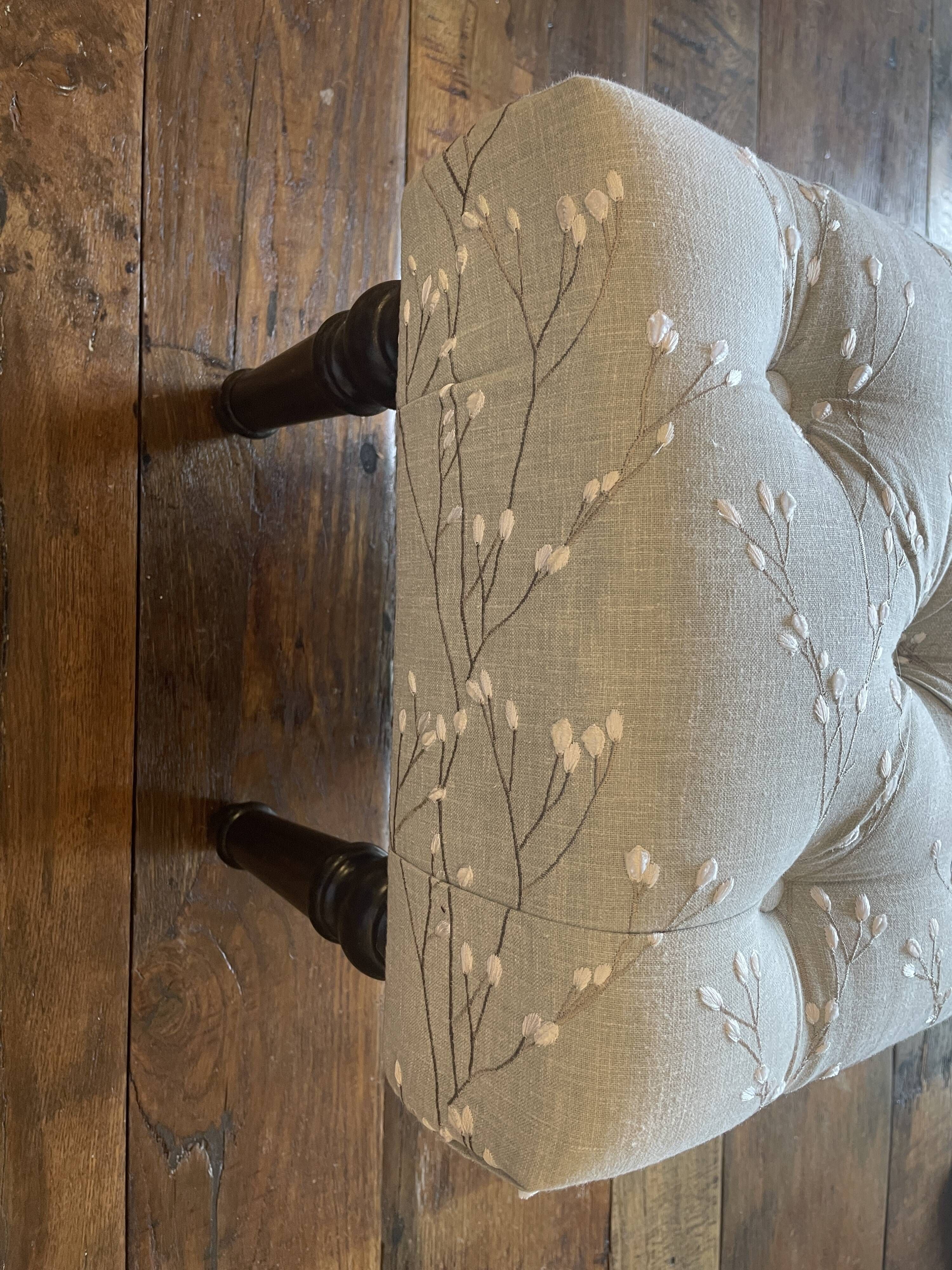 Tufted footrest