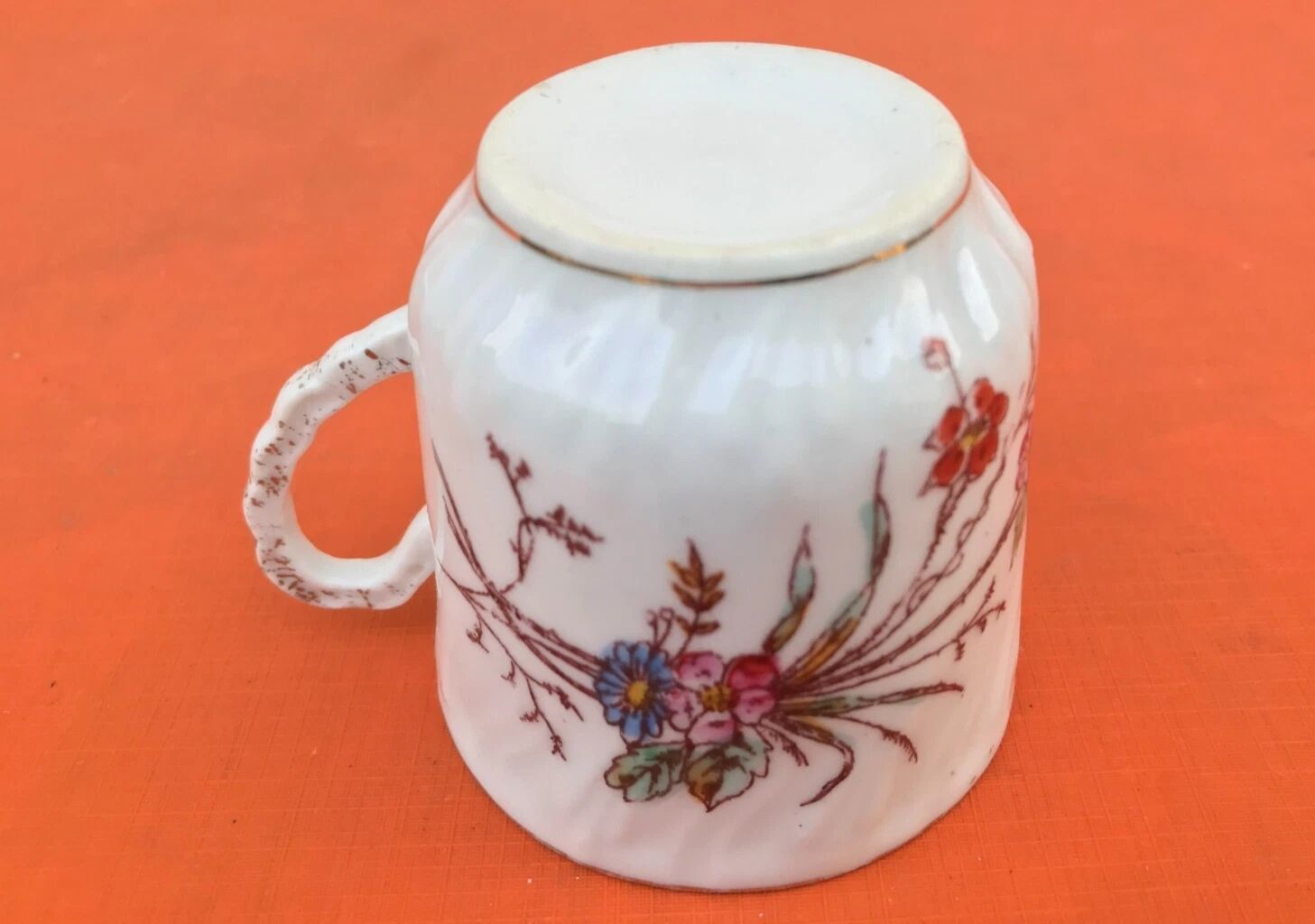 Old coffee cup / saucer in porcelain