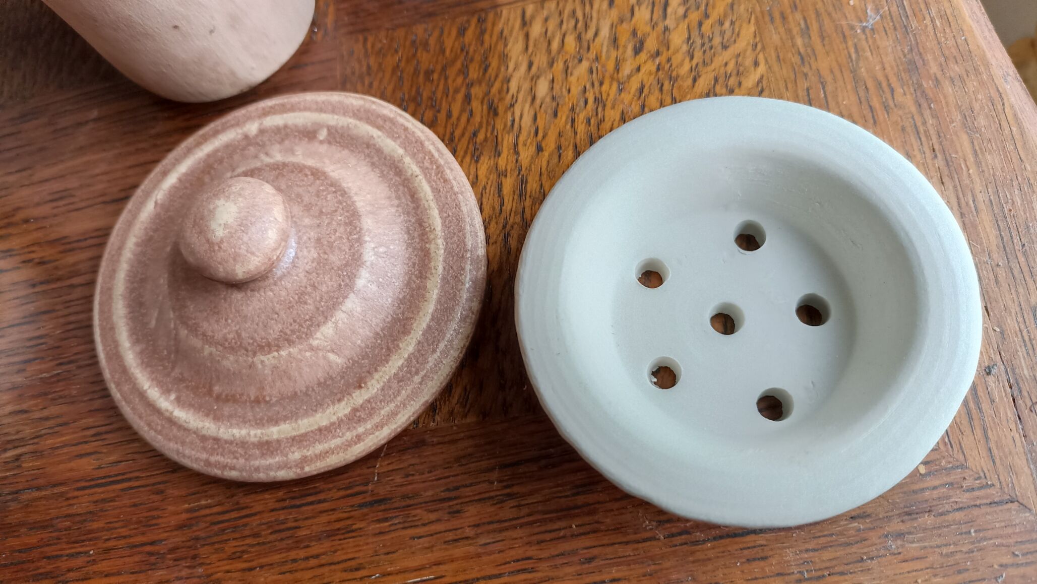 12-cup service with saucers and a pourer - Vieux grès de la Tour