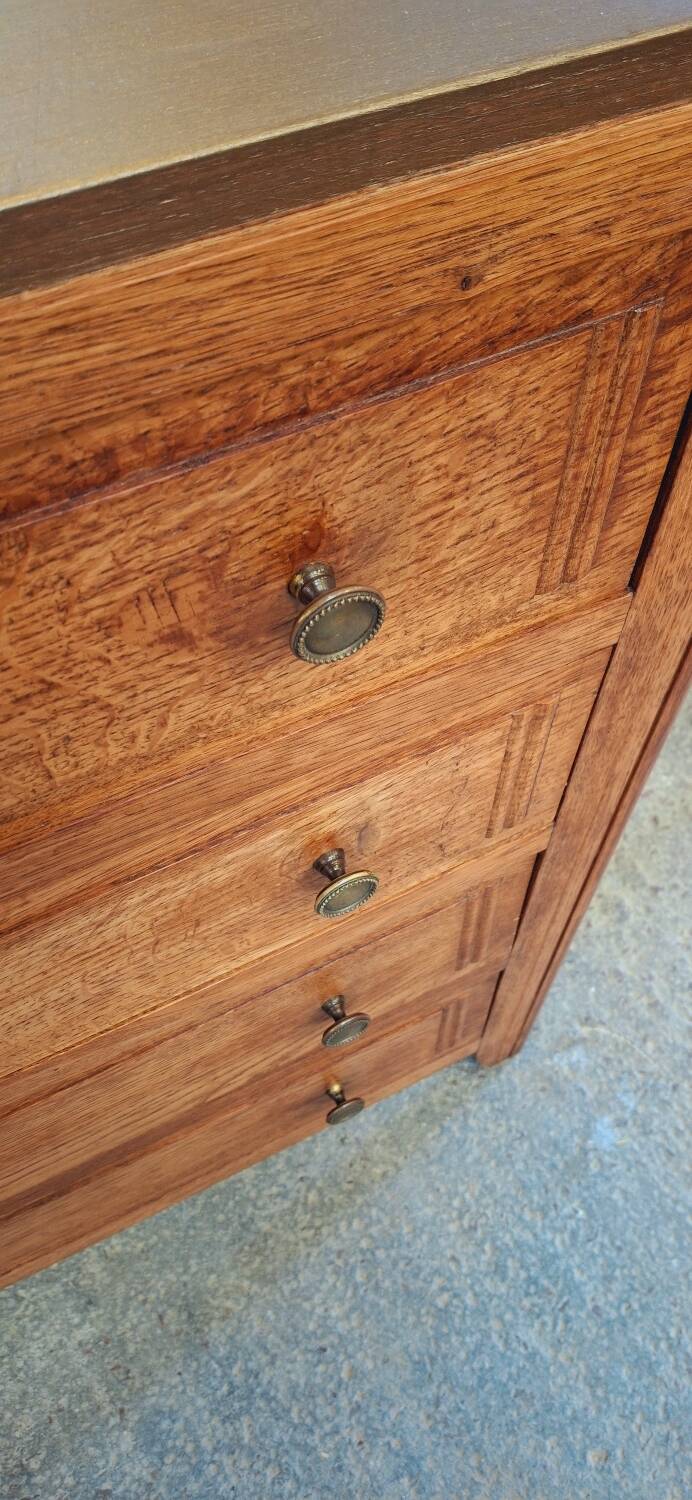 Antique chest of drawers