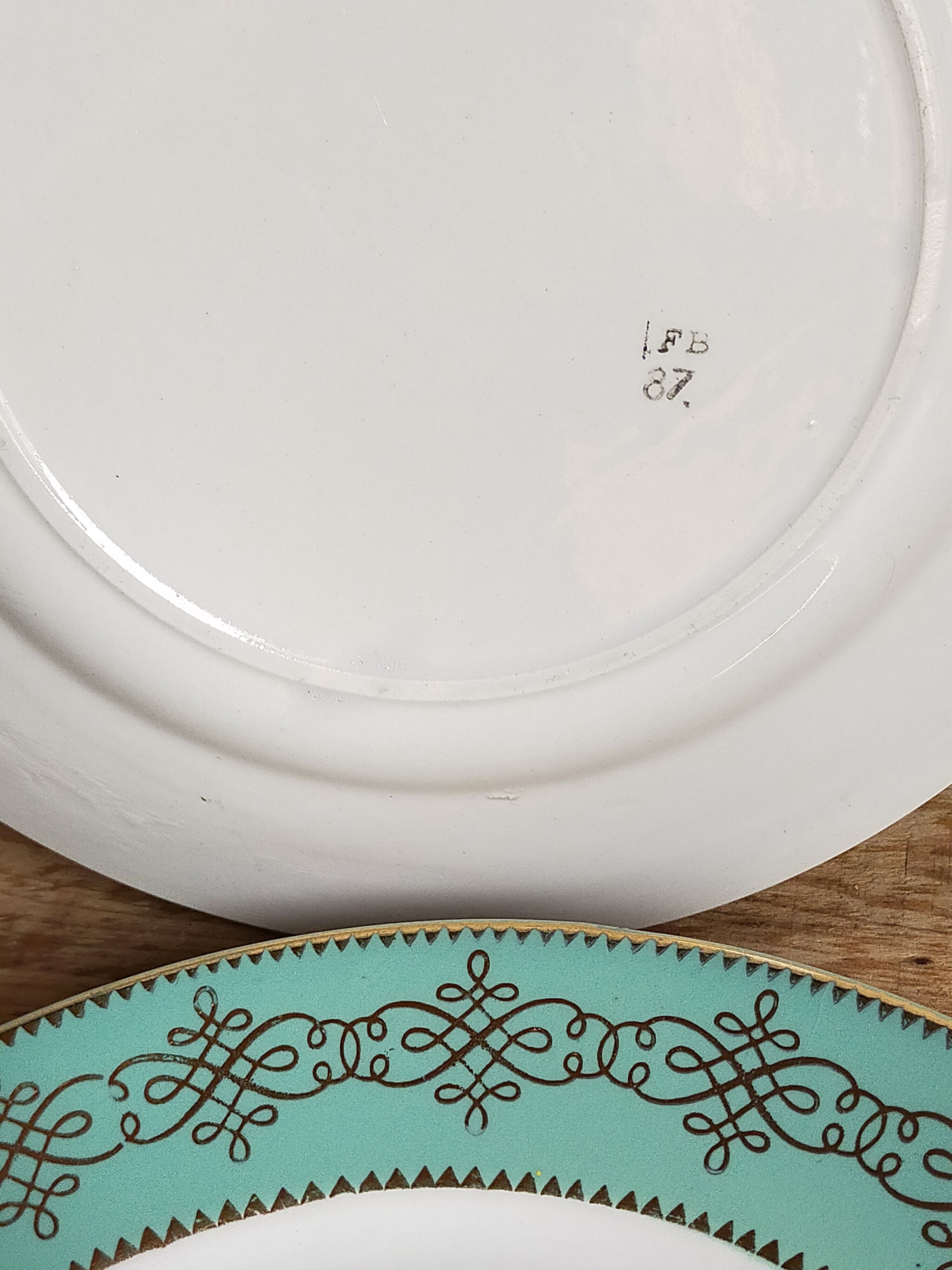 Six plates of vintage Badonviller earthenware with gold frieze