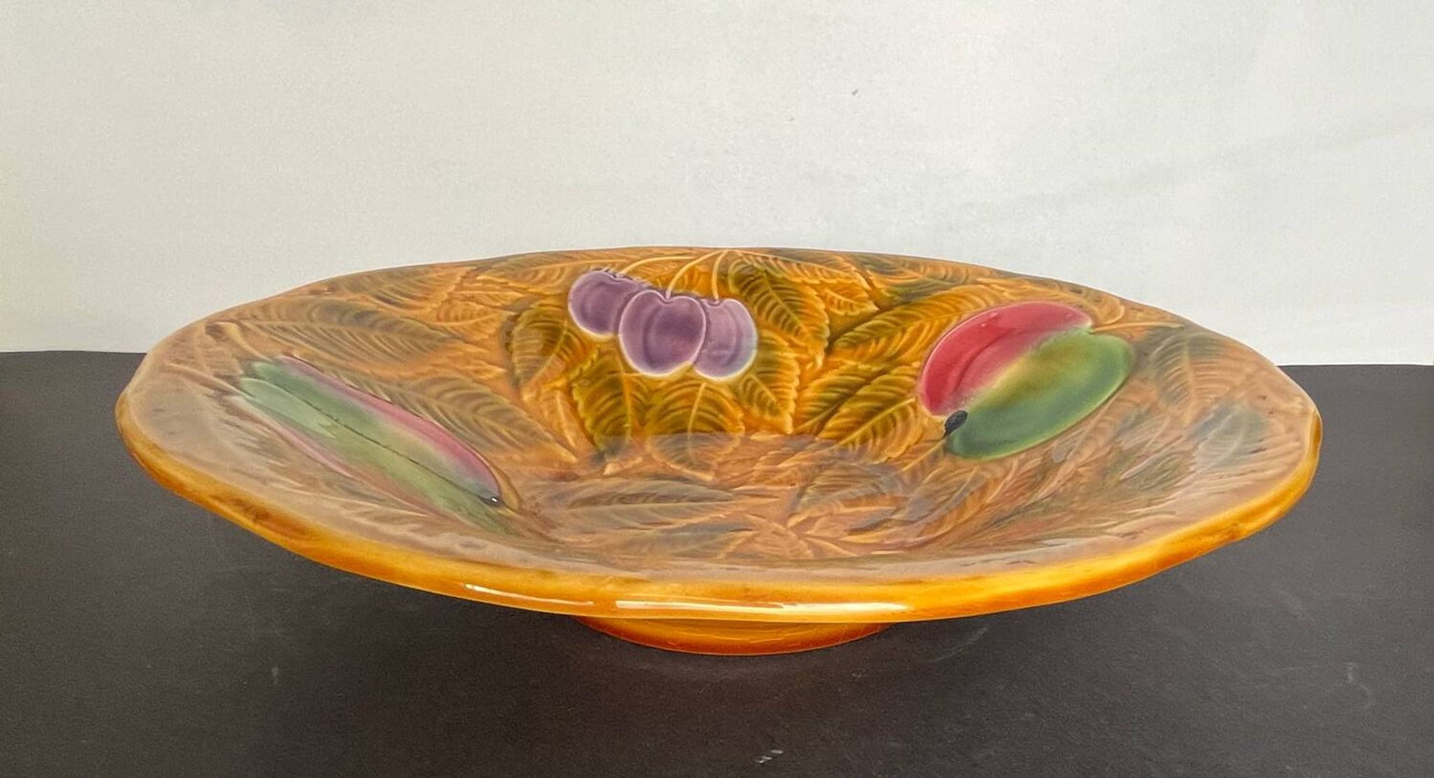 Coupe à fruits en barbotine de Sarreguemines
