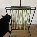 Metal magazine rack