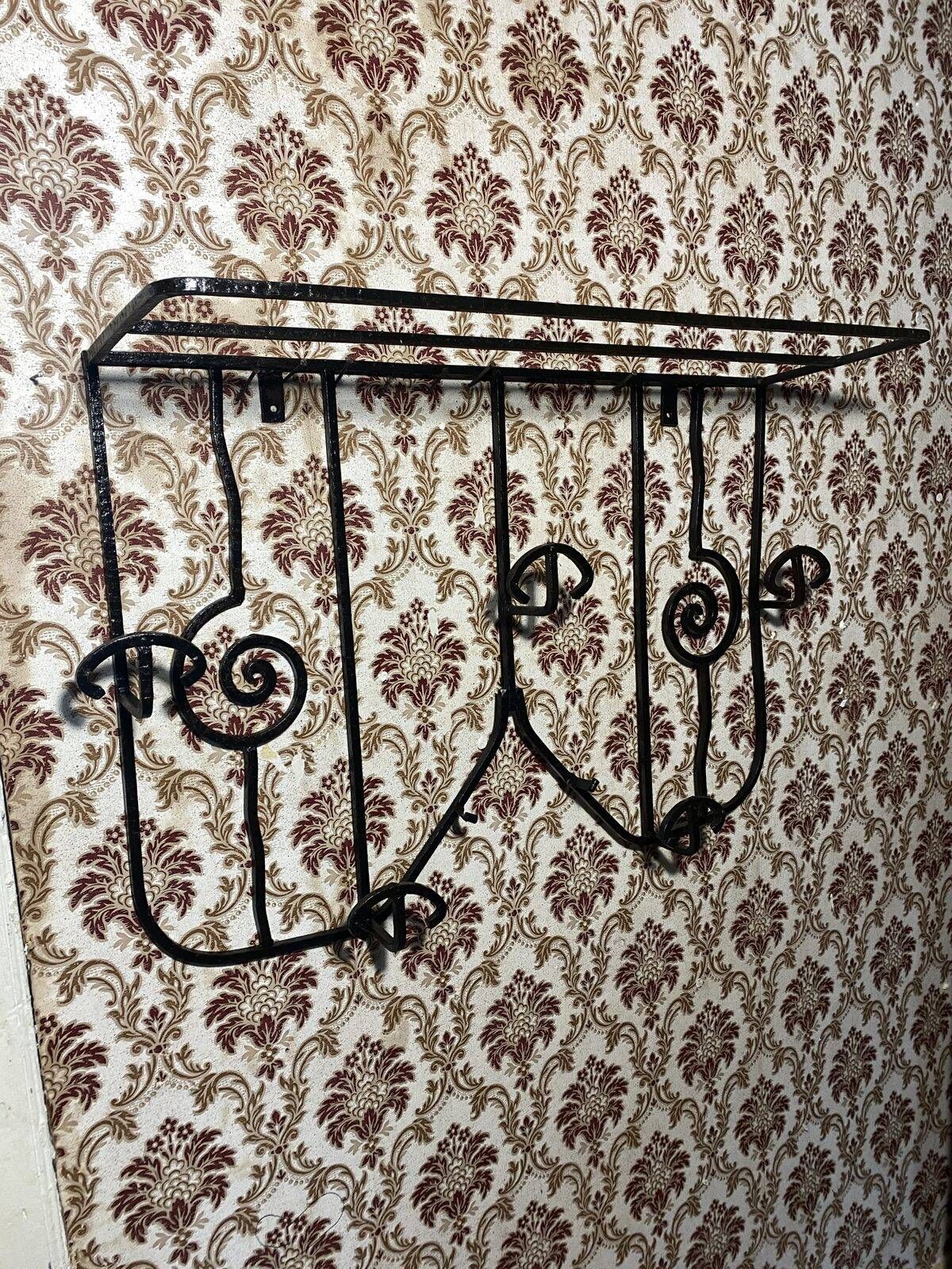 Porte-manteau mural en fer forgé, début du 20e siècle