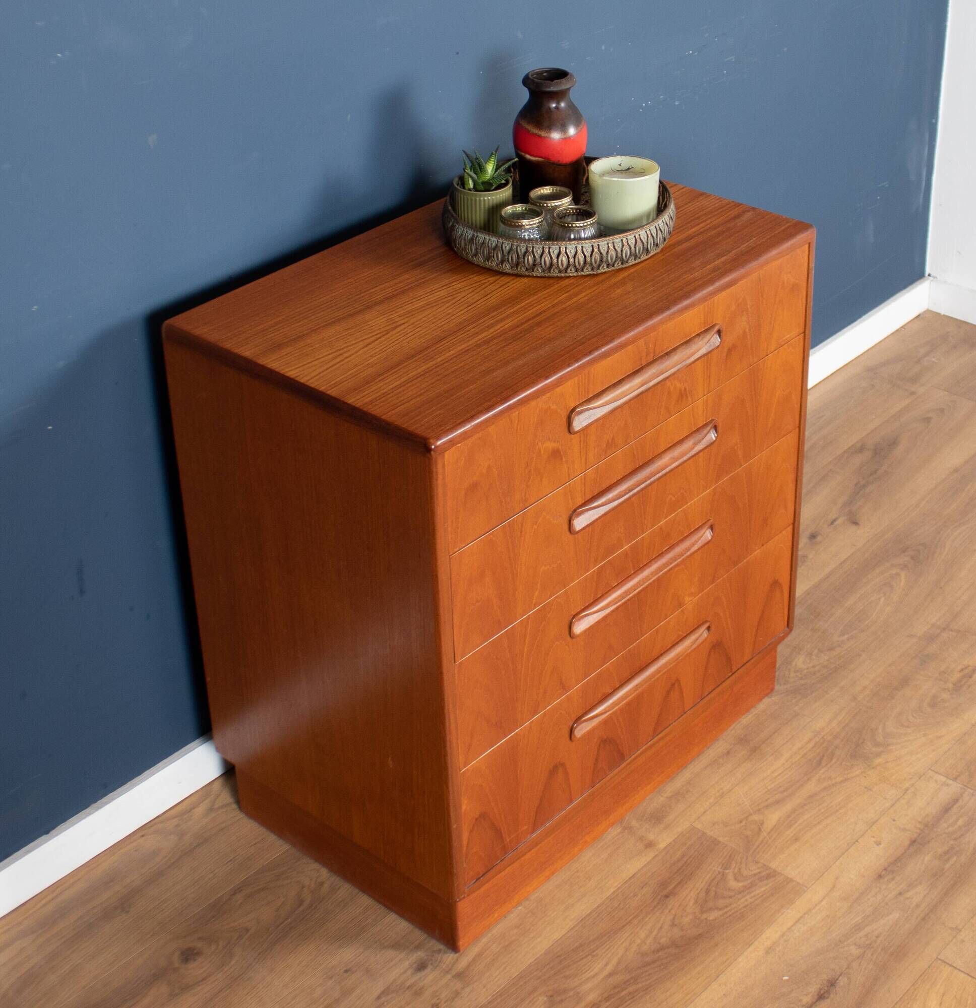 Commode rétro en teck des années 1960, fresque G Plan de Victor Wilkins pour commode
