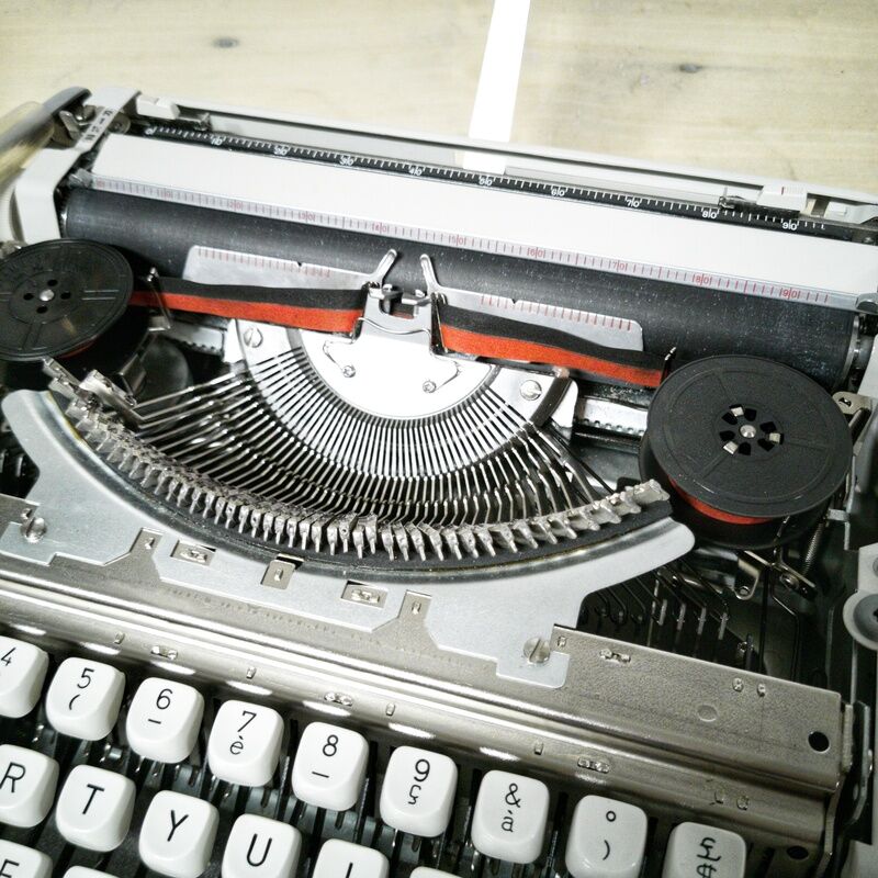 Brother Deluxe 900 Typewriter