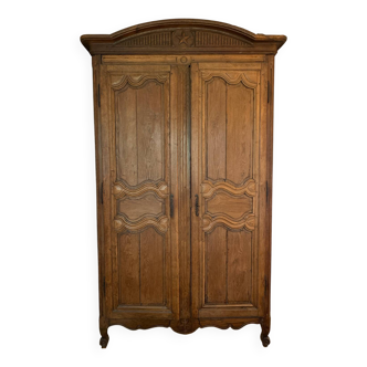 Armoire d’époque bois sculpté