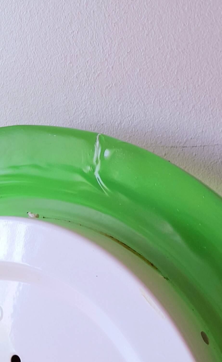 Glass and opaline wall lamp Italy 70s